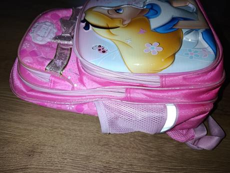 Skolska taska alica v krajine zazrakov,