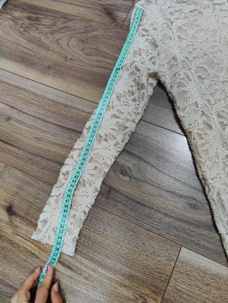 Čipkované šaty, s