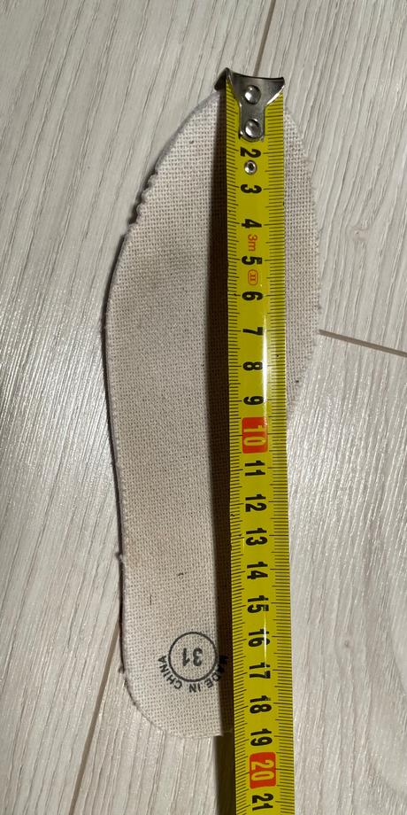 Dievčenské korčule, 31