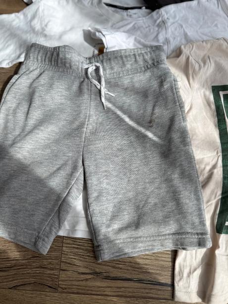Trička+ šortky, 128