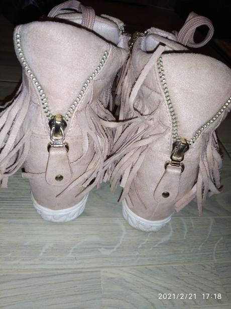 Ruzove platformy, veľkosť 37, 37