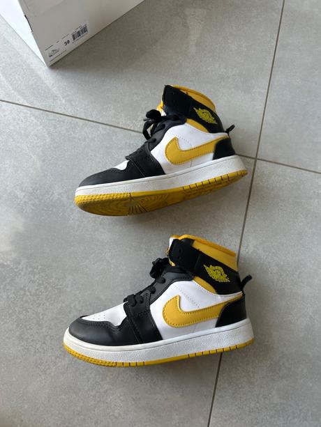 Tenisky členkové, 31