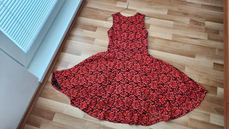 Spoločenské šaty, m