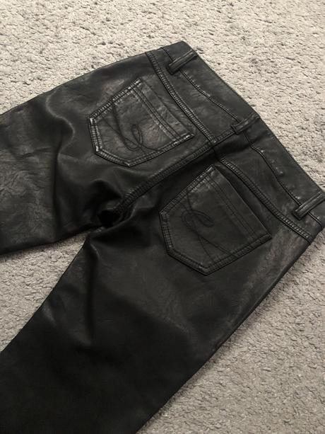 Koženkové trištvrťaky, 36