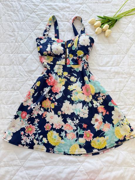 Letné kvetinové mini šaty, m