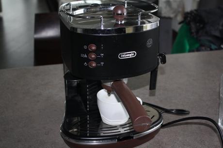 Delonghi kavovar,
