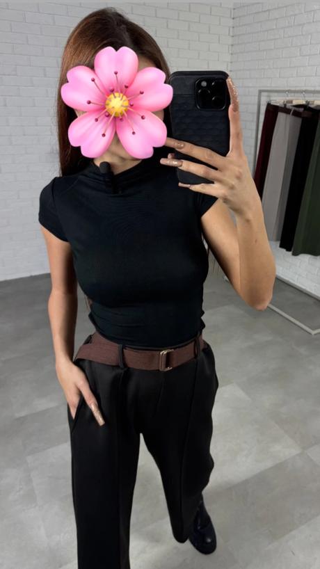 Dámsky čierny rolak s krátkym rukávom, m