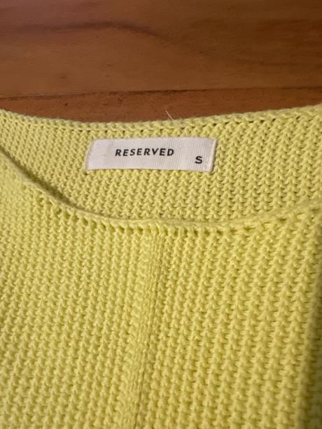 Pulover, reserved,s