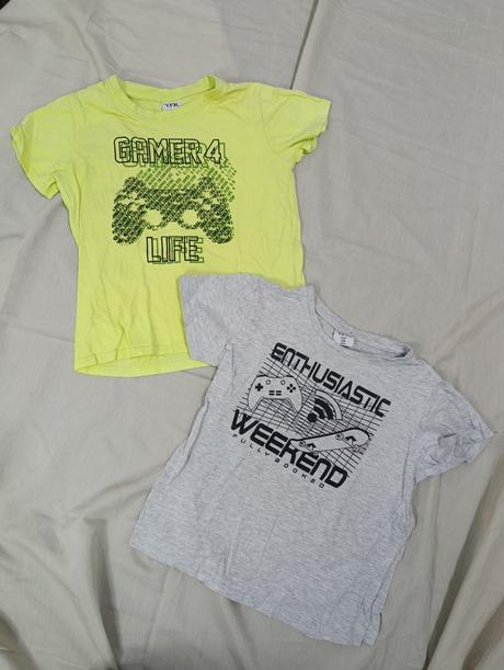 Y.f.k. set dvoch chlapčenských tričiek, 128