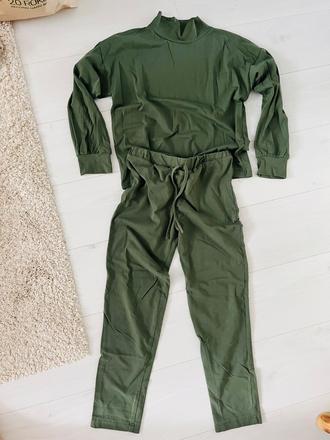 Tenká súprava s rolacikom, s