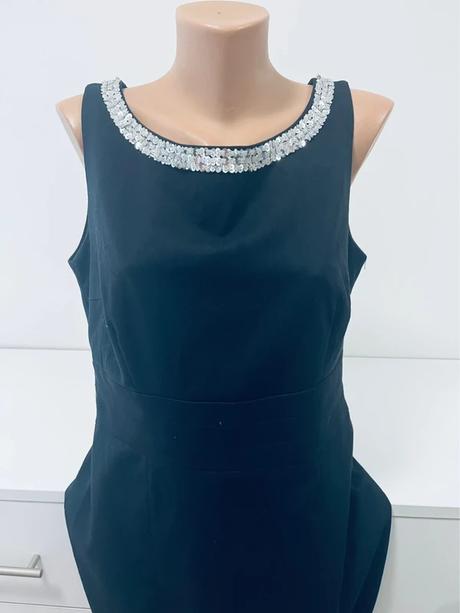 Čierne elegantné šaty h&m so strieborným výstrihom, h&m,46