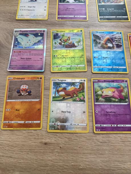 Balík pokémom kariet - 50 kariet a kovová tinka, 