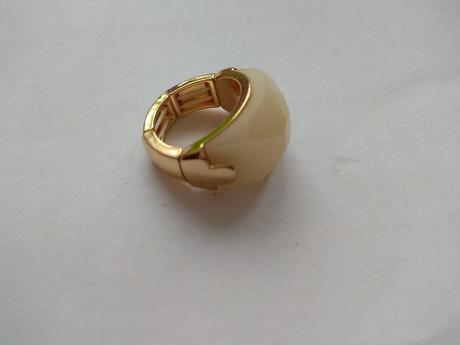 Prsteň s veľkým očkom,