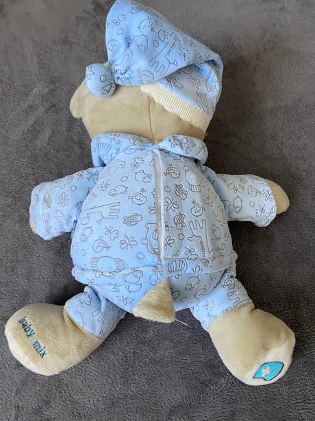 Macko miluš s hudbou a projektorom,