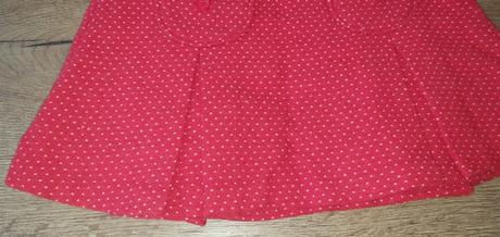 Červená sukňa, 128