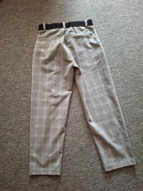 Nohavice sviatocne, zara,134
