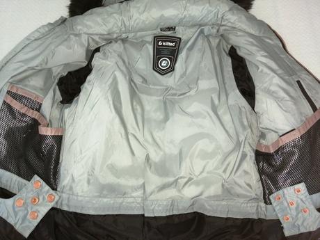 Pekná lyžiarská bunda, 36