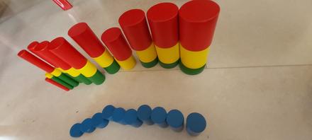 Farebné valčeky z bukového dreva,