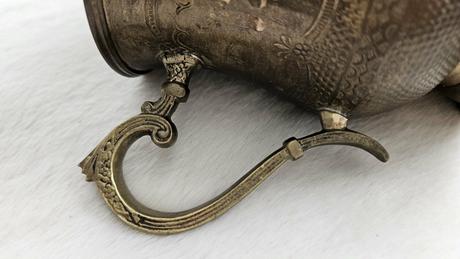 Pár zdobených mosadzných džbánov / pohárov, orient, 