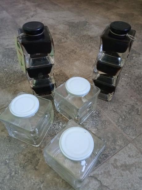 Sklenene pohare stvorec/na  dekoraciu., 