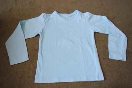 Dievčenské tričko, 122