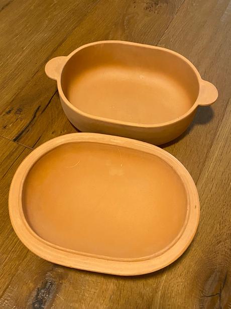 Rímsky hlinený hrniec s vekom terakotový, 