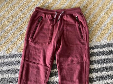 Jemne zateplené tepláky, reserved,140