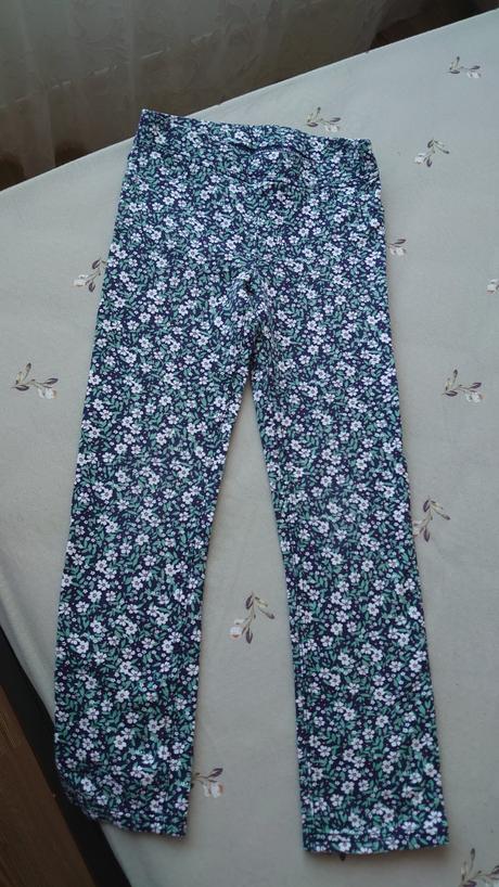Nádherné kvietkované pevnejšie nohavice h&m, h&m,134