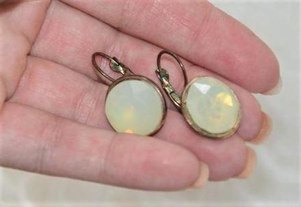 Náušnice s opálom,