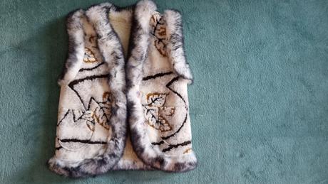 Kožušinová vesta, 128