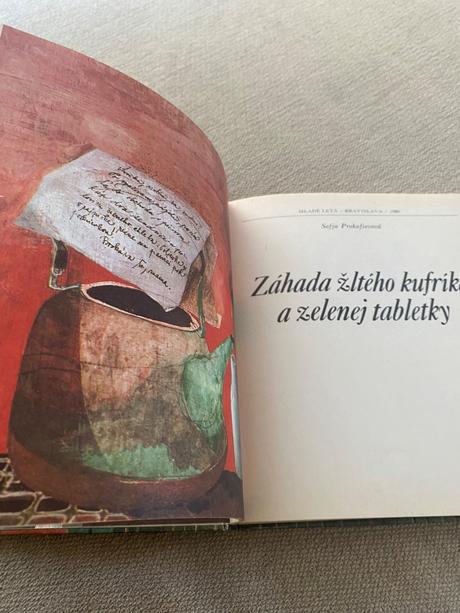 Záhada žltého kufríka a zelenej tabletky,