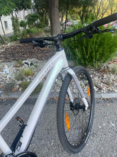 Bicykel scott cross 50 sub, scott,28