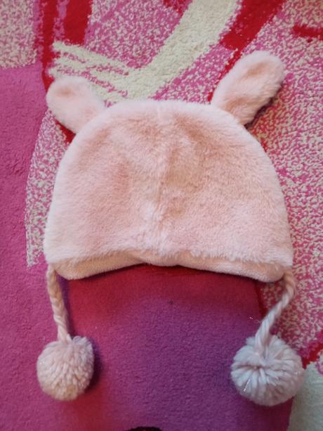 Zajacikova zimná čiapka s bombulami, pepco,104