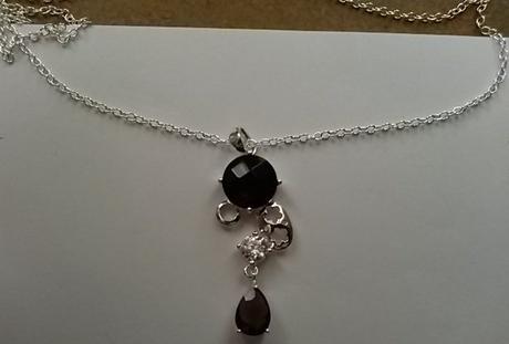 Retiazka s príveskom s ametystami a zirkónom, 