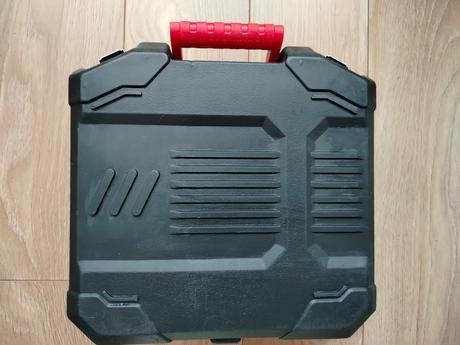 Priklepová vŕtačka, 