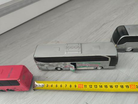 Väčšie autíčká a busy, cena 15e spolu alebo 4eks,