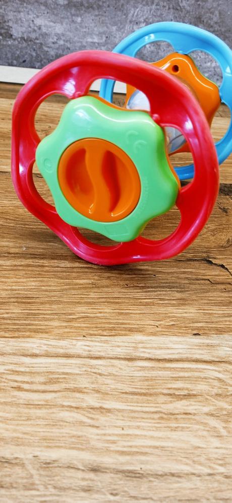 Interaktívna hračka hrkálka 13cm, 