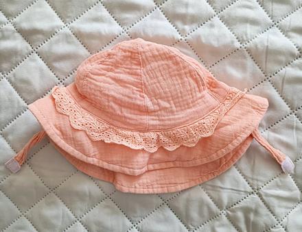 Mušelinový klobúčik, pepco,86