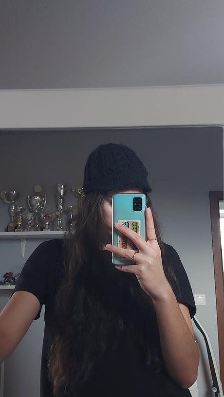 Cierna ciapka so šiltom, h&m