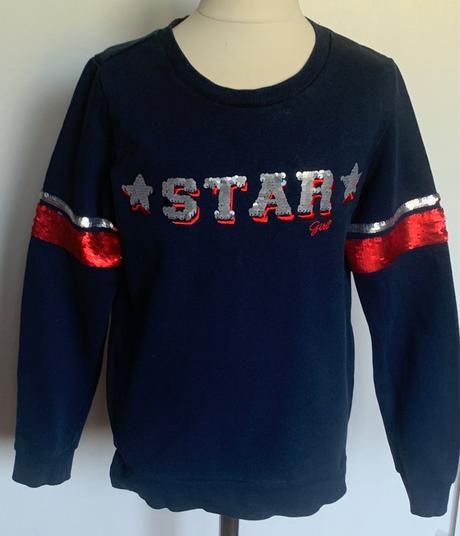 We mikina s nápisom star, 134