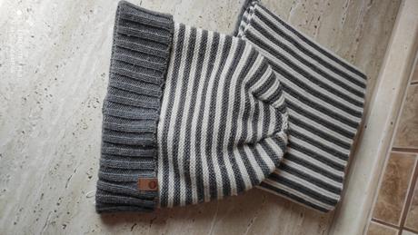 Čiapka a šál, pompdelux,50