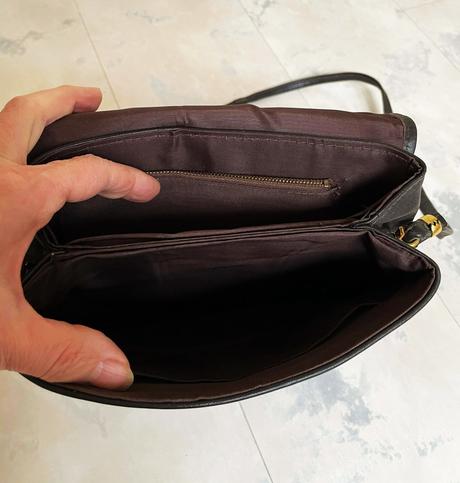 Kožená kabela na plece, 