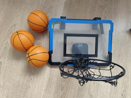Mini basketbalovy kôš na dvere,