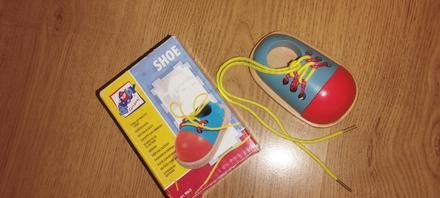 Trénovanie viazania šnúrok, 