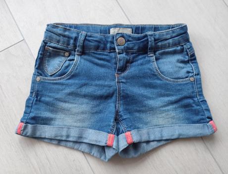 Predám dievčenské riflové kraťasy, 134