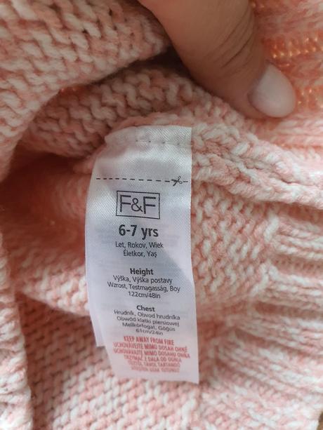 Pleteny sveter s motylom, f&f,122