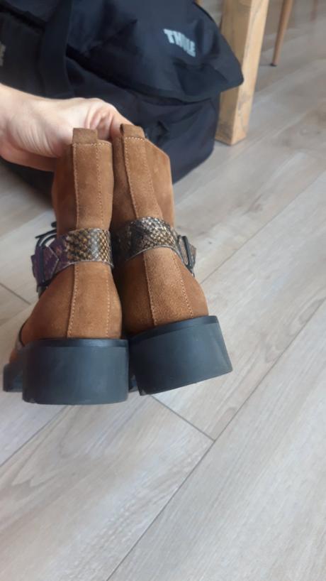 Členkove topánky, 39