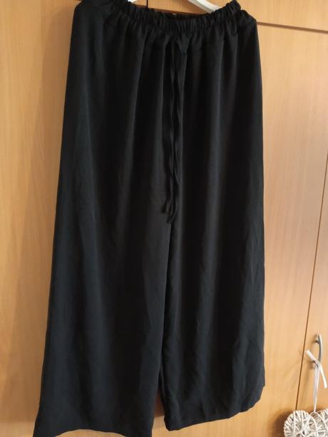 Čierne široké nohavice, 