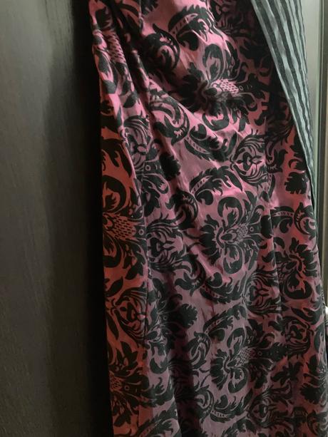 Spoločenské šaty bez rukávov, 38