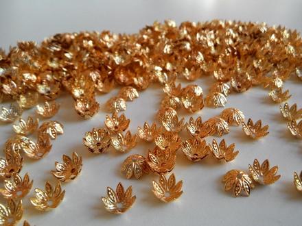 Kaplík 10 mm zlatý,